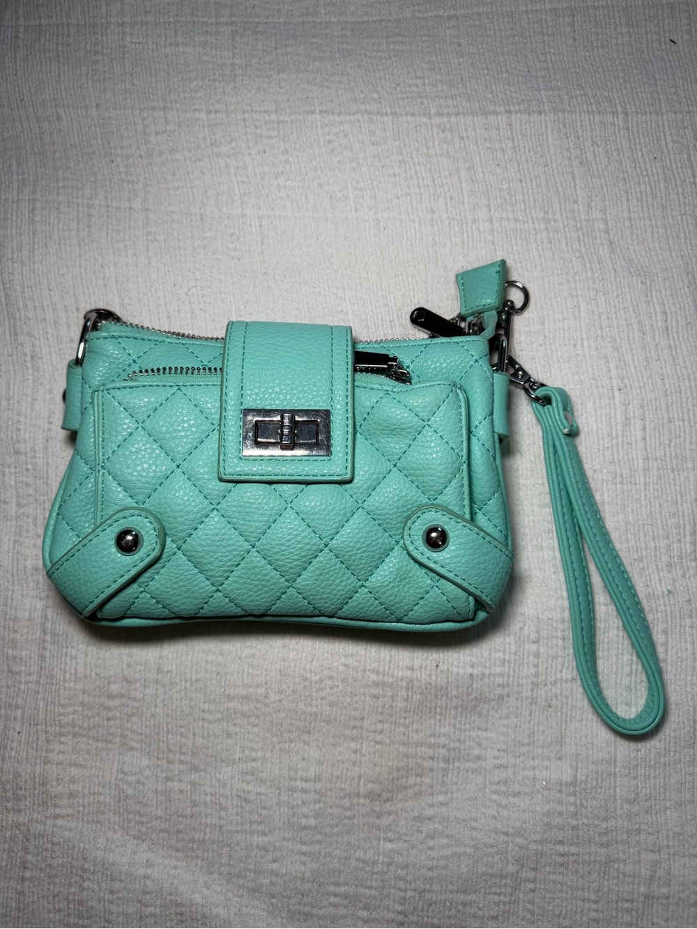 Quilted Mint Wristlet Bag - Unbranded